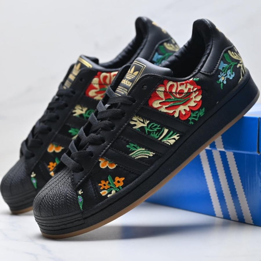 adidas Superstar II Shoes Black / Floral Stitching