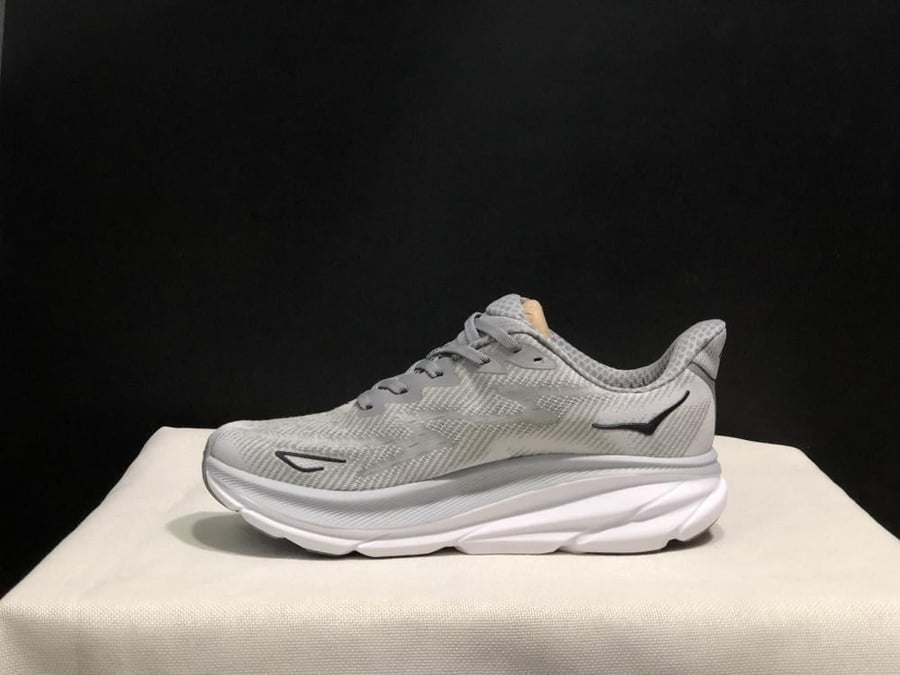 حذاء سنيكرز HOKA Clifton 9