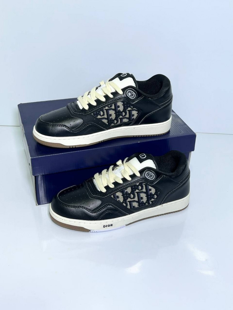 Black Smooth Calfskin with Beige and Black Dior Oblique Jacquard