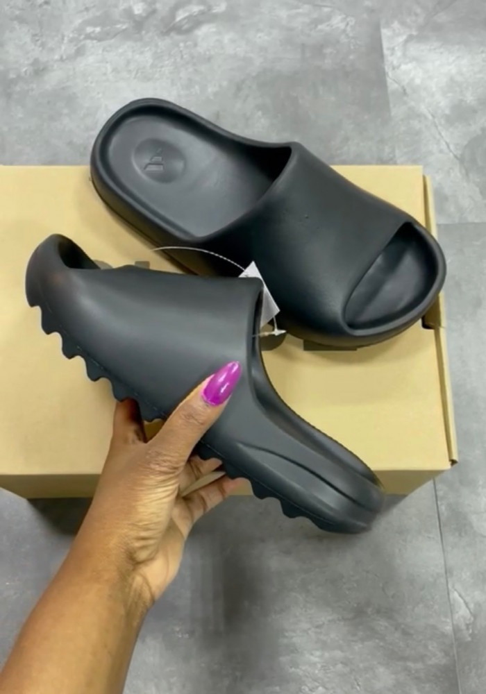 Yeezy slide black