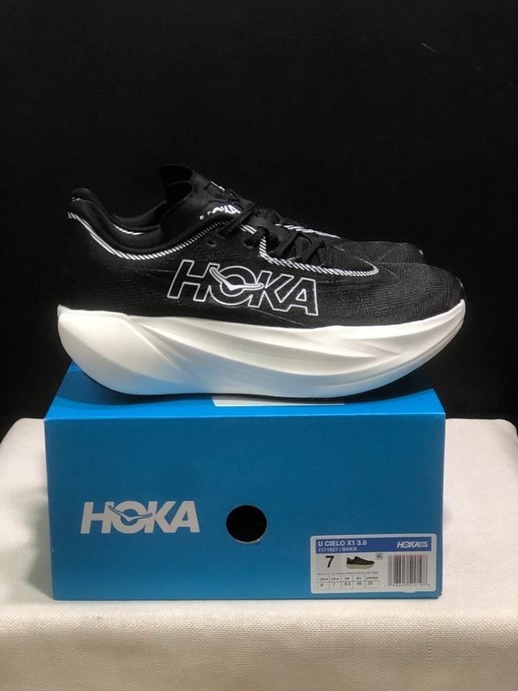 حذاء HOKA ONE ONE Cielo X1 3.0 Black White - منظر جانبي / خلفي / علوي