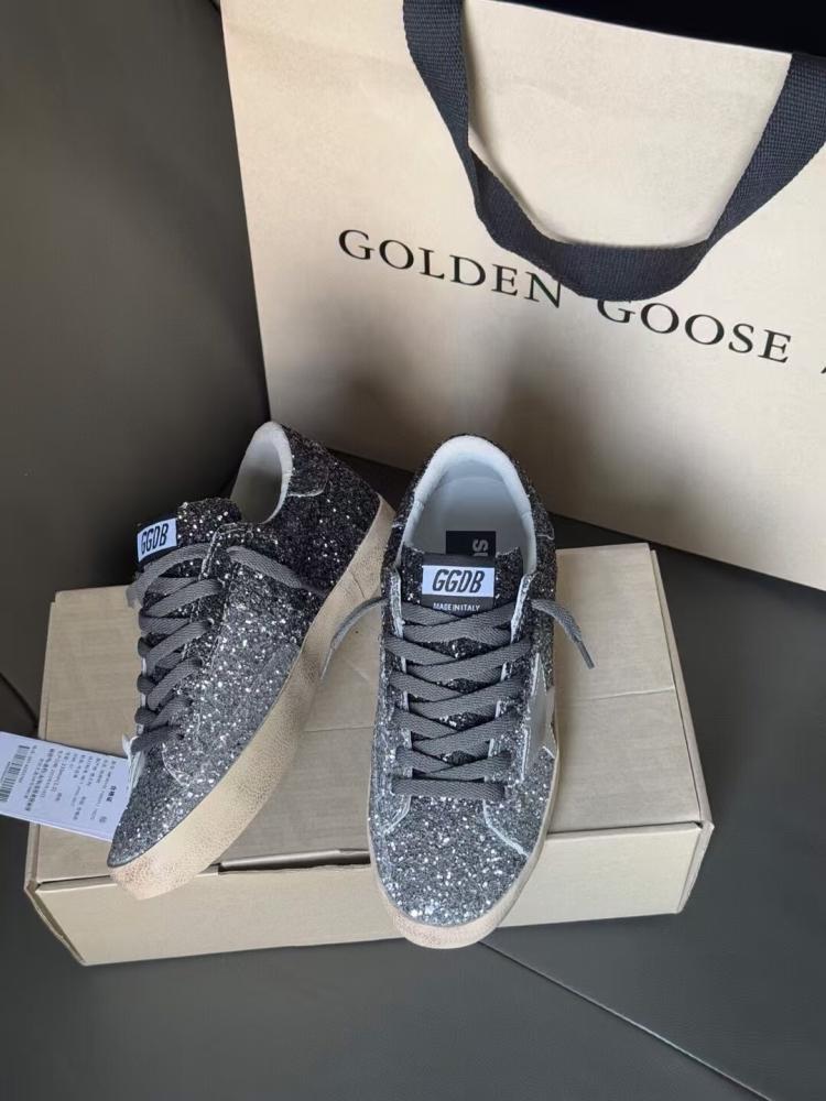 حذاء جولدن جوس Golden Goose