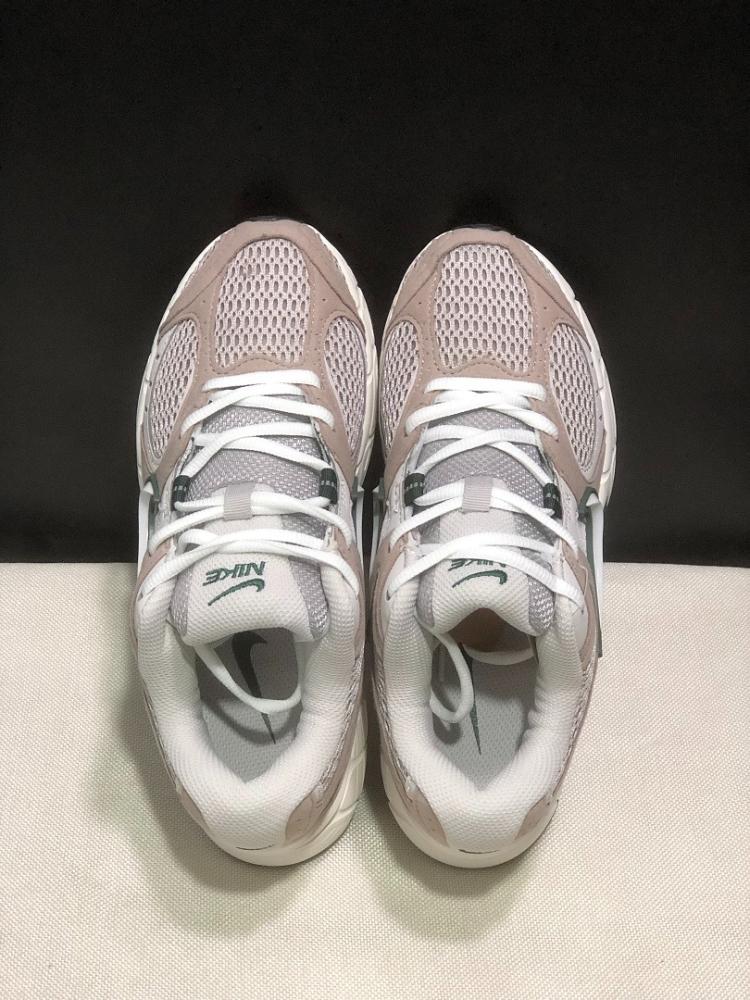 Nike V5 RNR