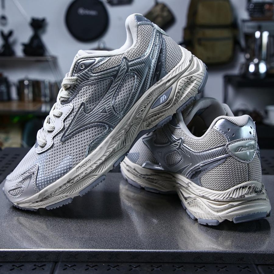 Mizuno Racer S 'White Metallic Silver'