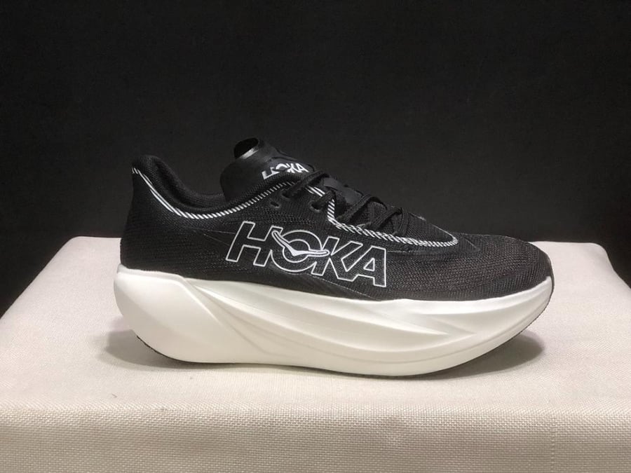 حذاء HOKA ONE ONE Cielo X1 3.0 Black White - منظر جانبي / خلفي / علويح