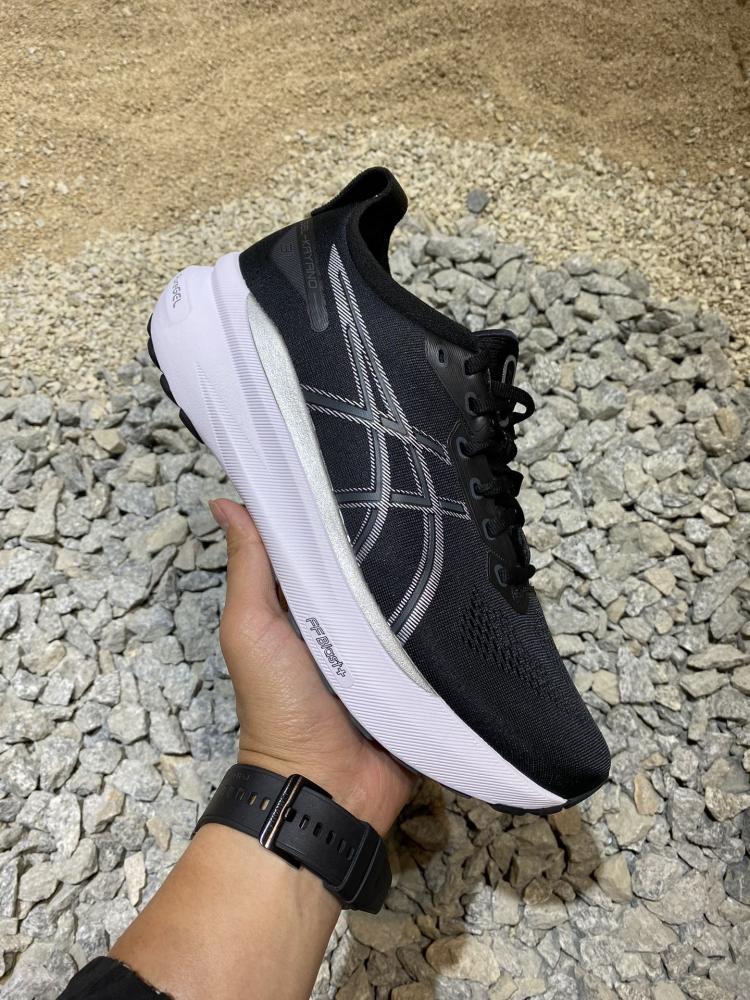 GEL-KAYANO™ 31 BLACK/PURE SILVER