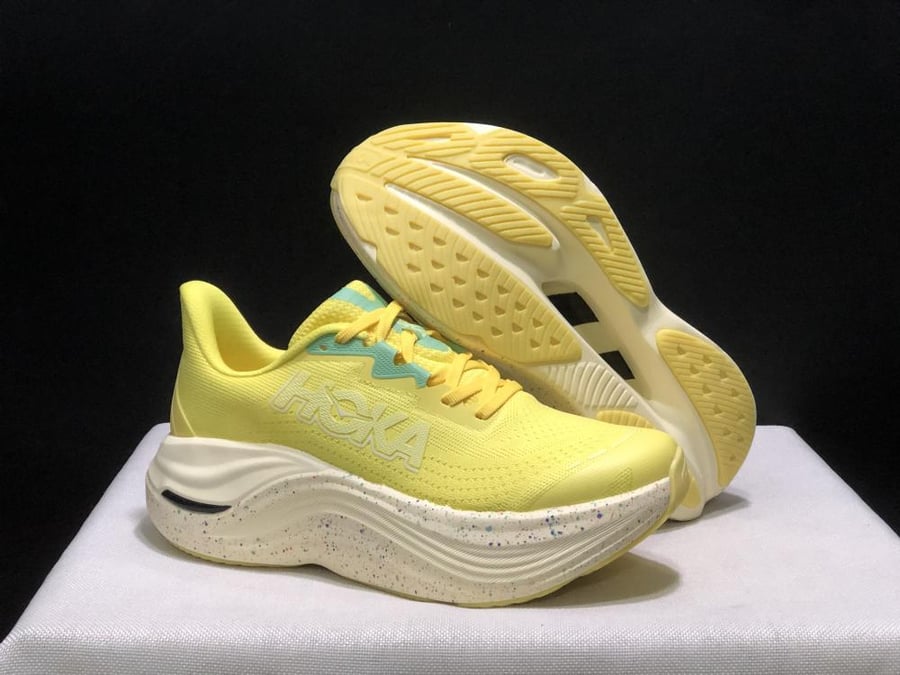حذاء سنيكرز HOKA One One SKYWARD X