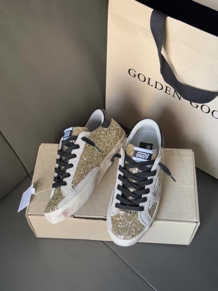 حذاء جولدن جوس Golden Goose