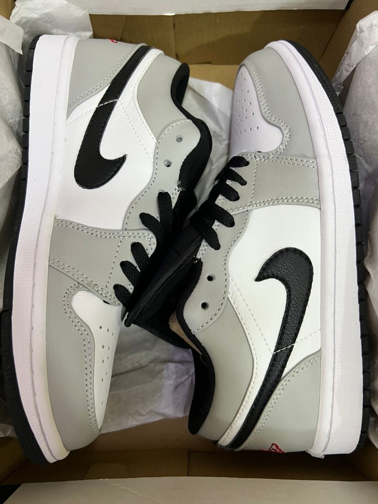 Air Jordan 1 Low Light Smoke Grey