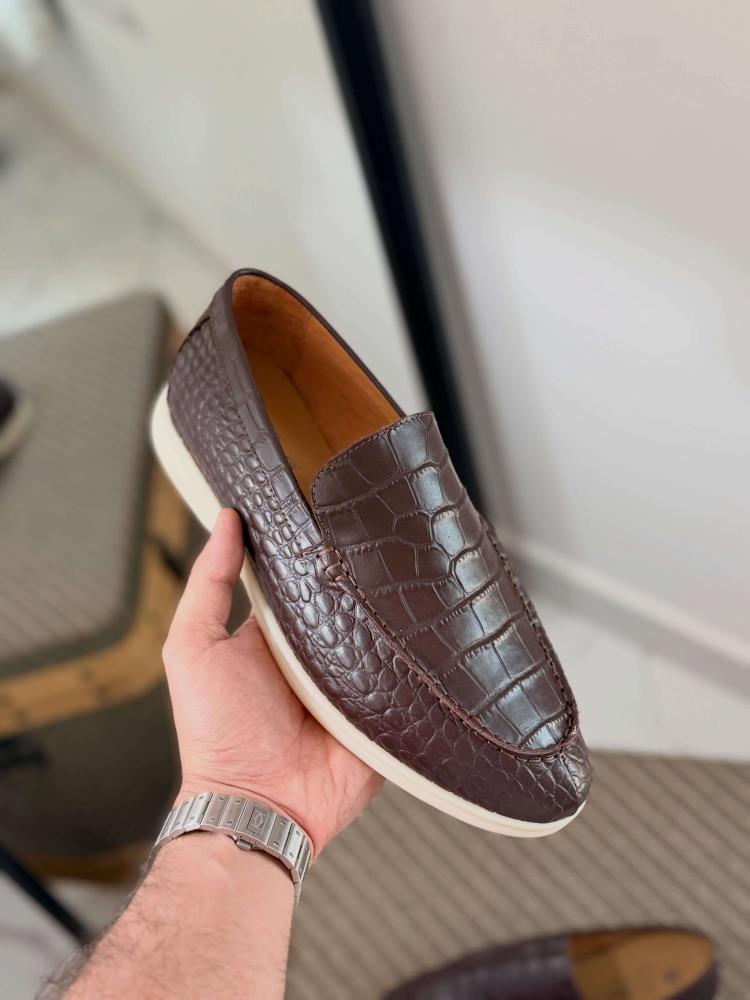 لوفر لورو بيانا رجالي بني فاخر بنقشة جلدية – Loro Piana Brown Loafer