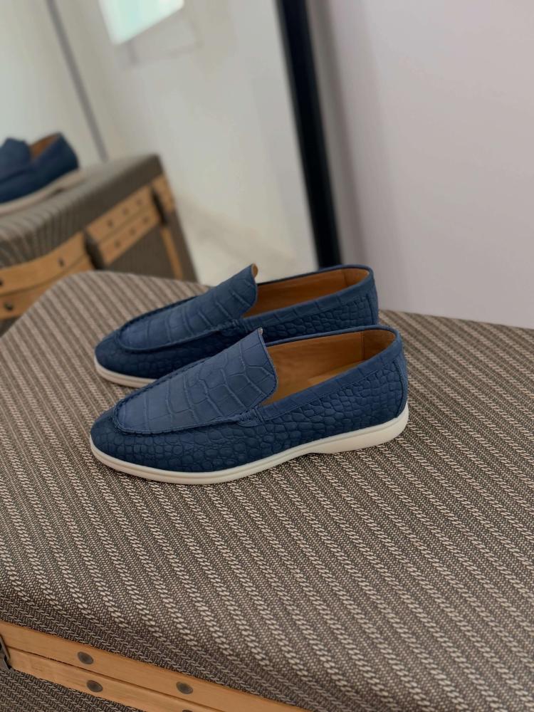 لوفر لورو بيانا رجالي أزرق فاخر بنقشة جلدية – Blue Textured Loafer