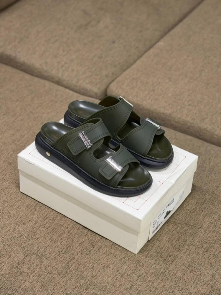 صندل ألكسندر ماكوين هايبرد زيتي وأسود – Alexander McQueen Hybrid Sandals Olive & Black