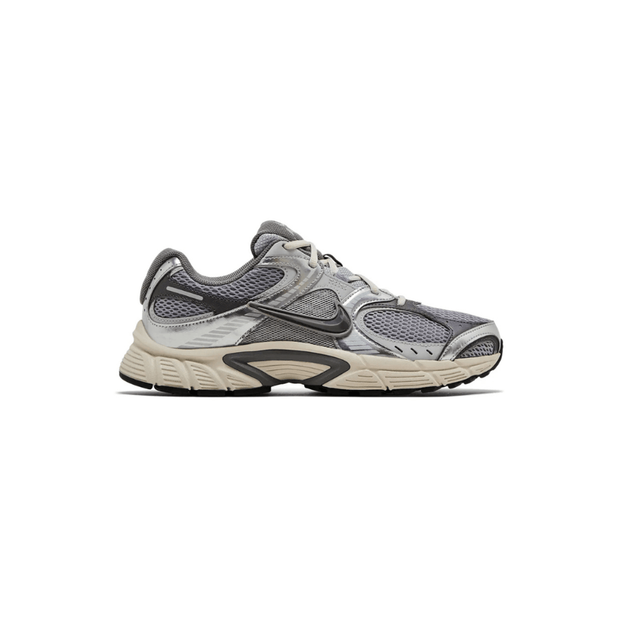 حذاء نايك V5 RNR أبيض ورمادي وأسود – Nike V5 RNR White/Vast Grey/College Grey/Black
