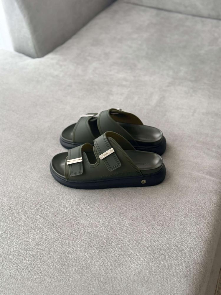 صندل ألكسندر ماكوين هايبرد زيتي وأسود – Alexander McQueen Hybrid Sandals Olive & Black