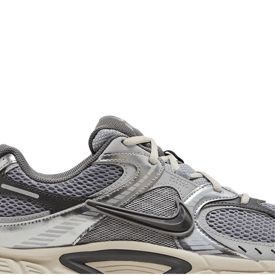 حذاء نايك V5 RNR أبيض ورمادي وأسود – Nike V5 RNR White/Vast Grey/College Grey/Black