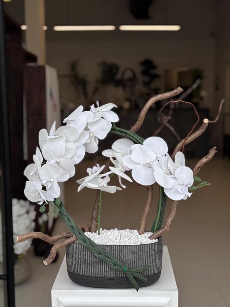 Vase with flowers