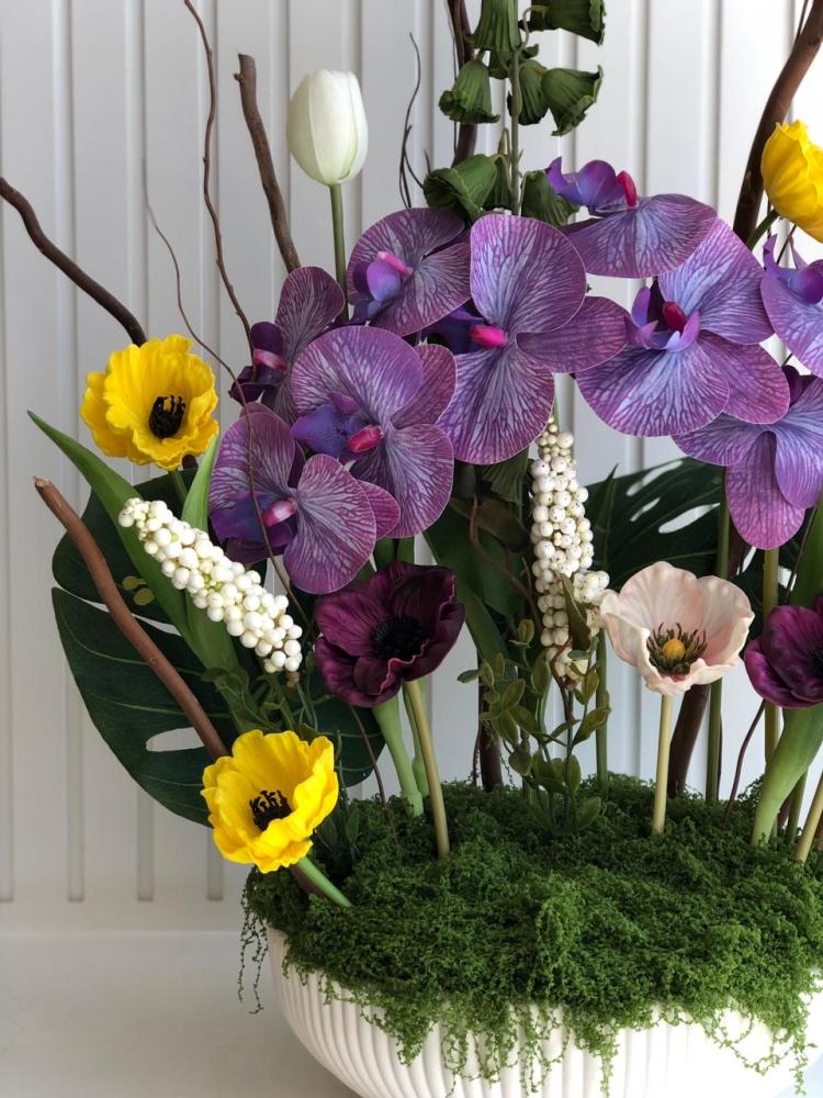 Vase with flowers
