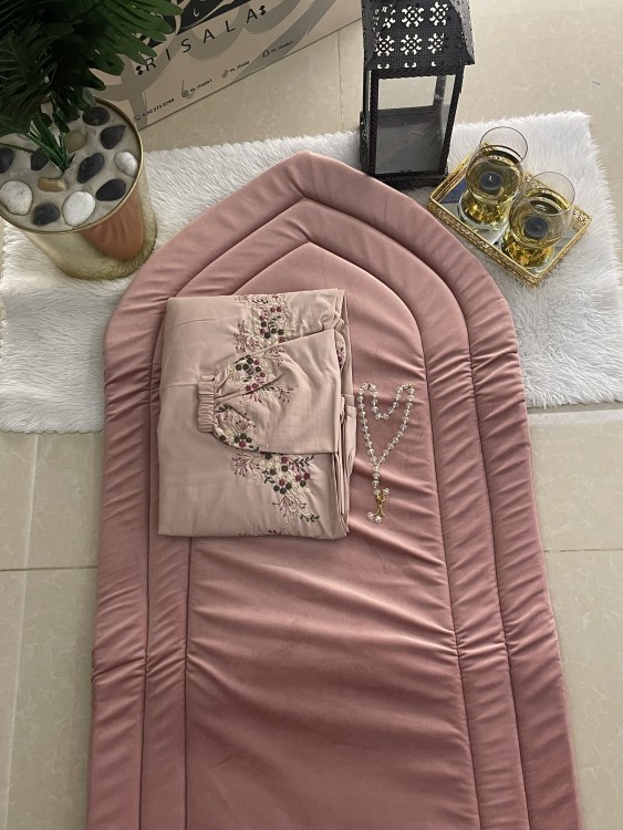 Velvet embroidered set