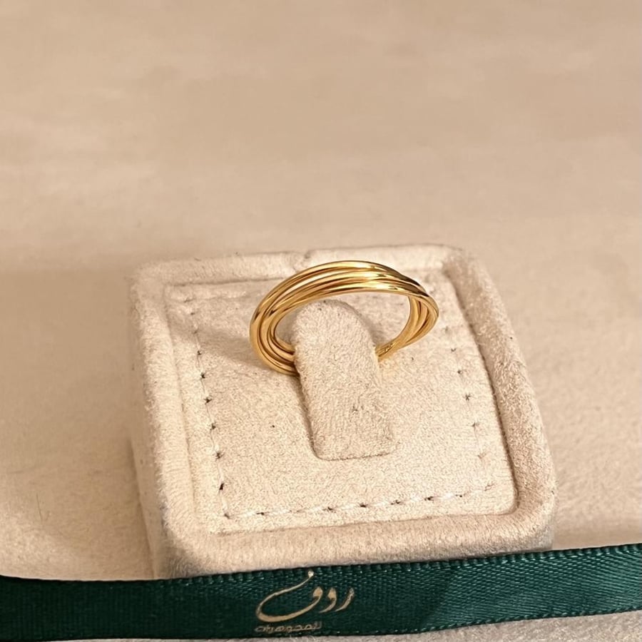 18-karat gold ring