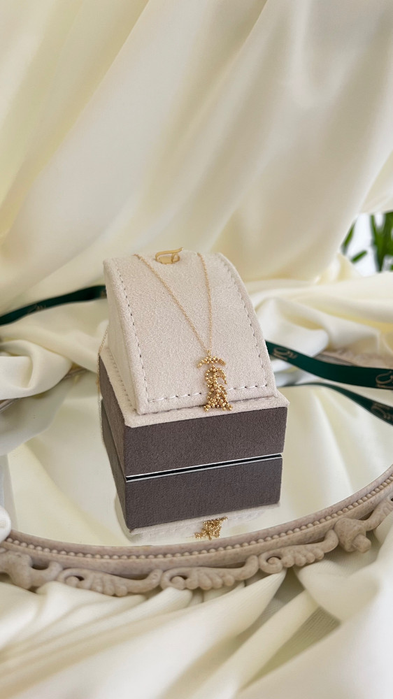 18-karat gold ring 145