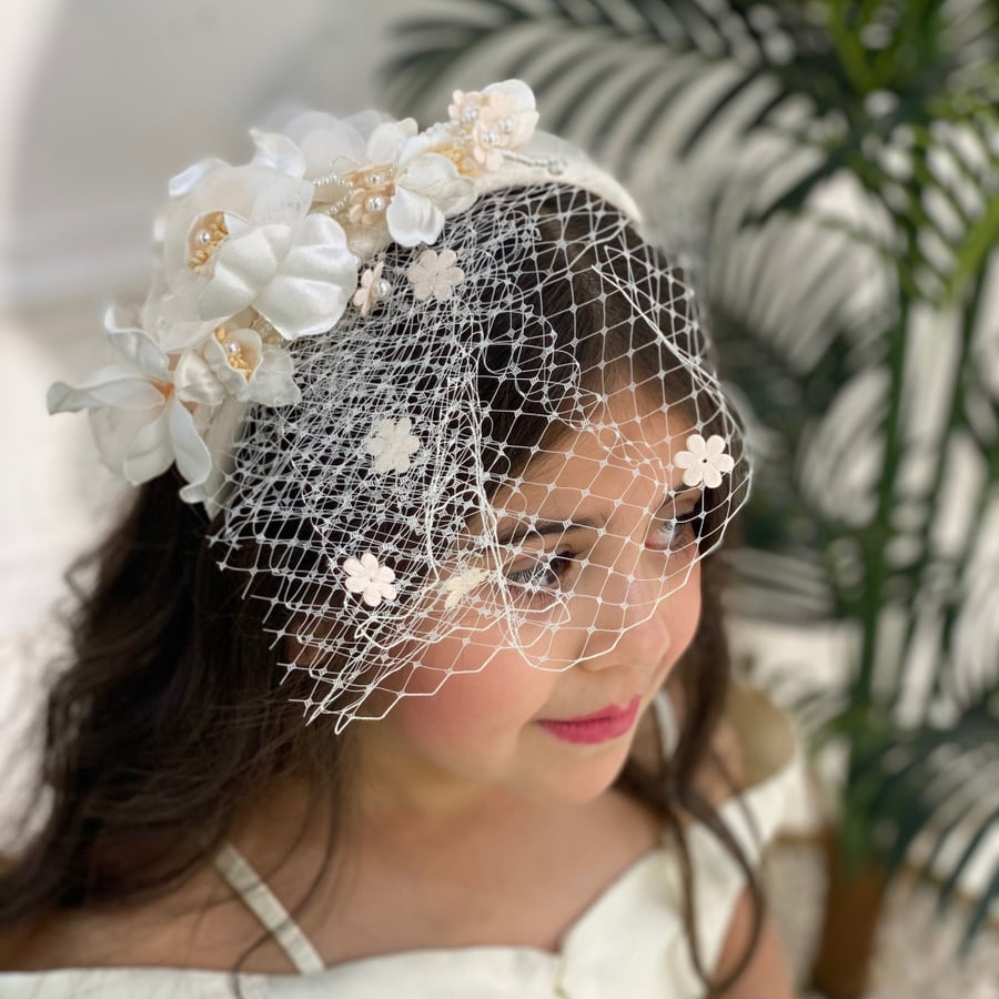 Owhite hair accessory