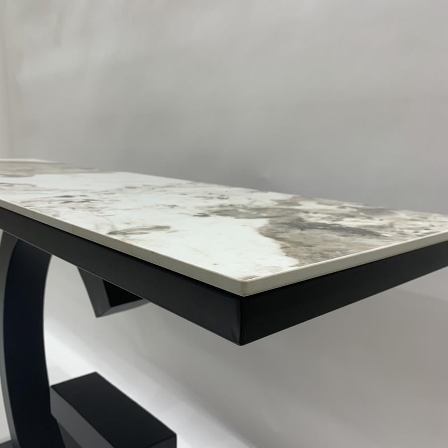 Black iron entrance marble G