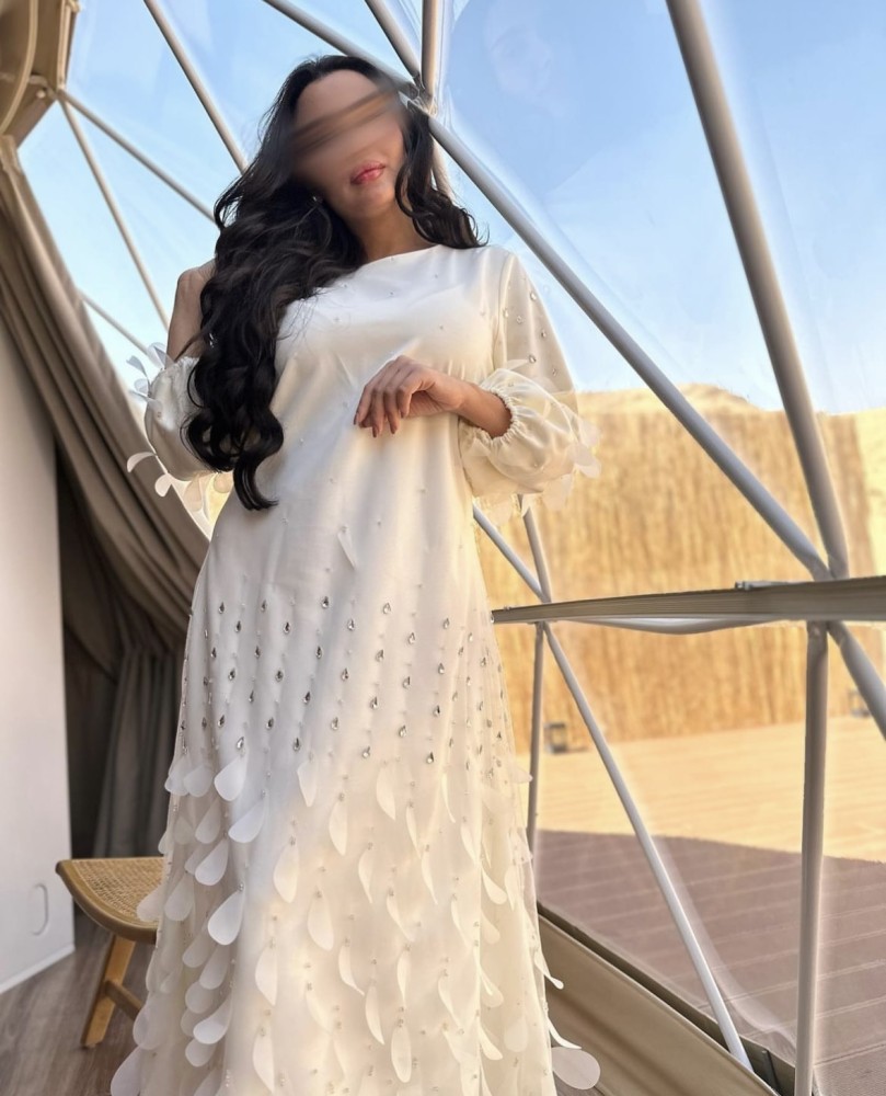 WHITE DRESS