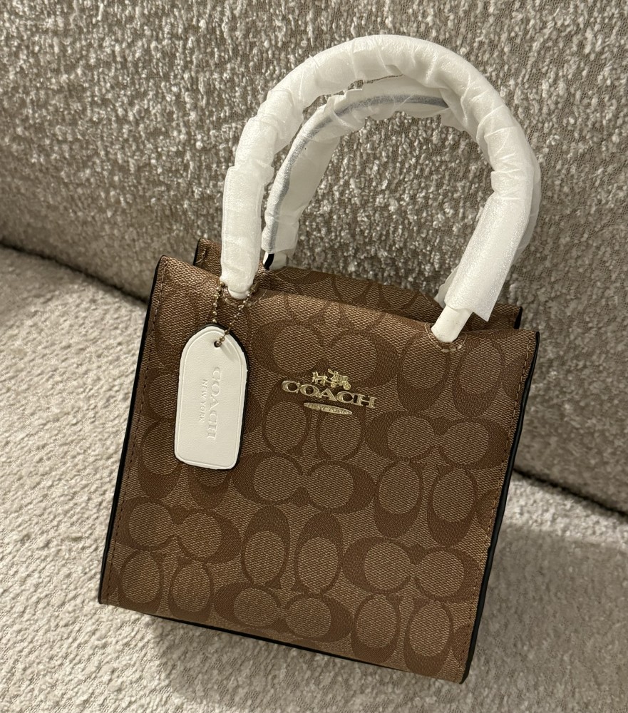 شنطة براند COACH