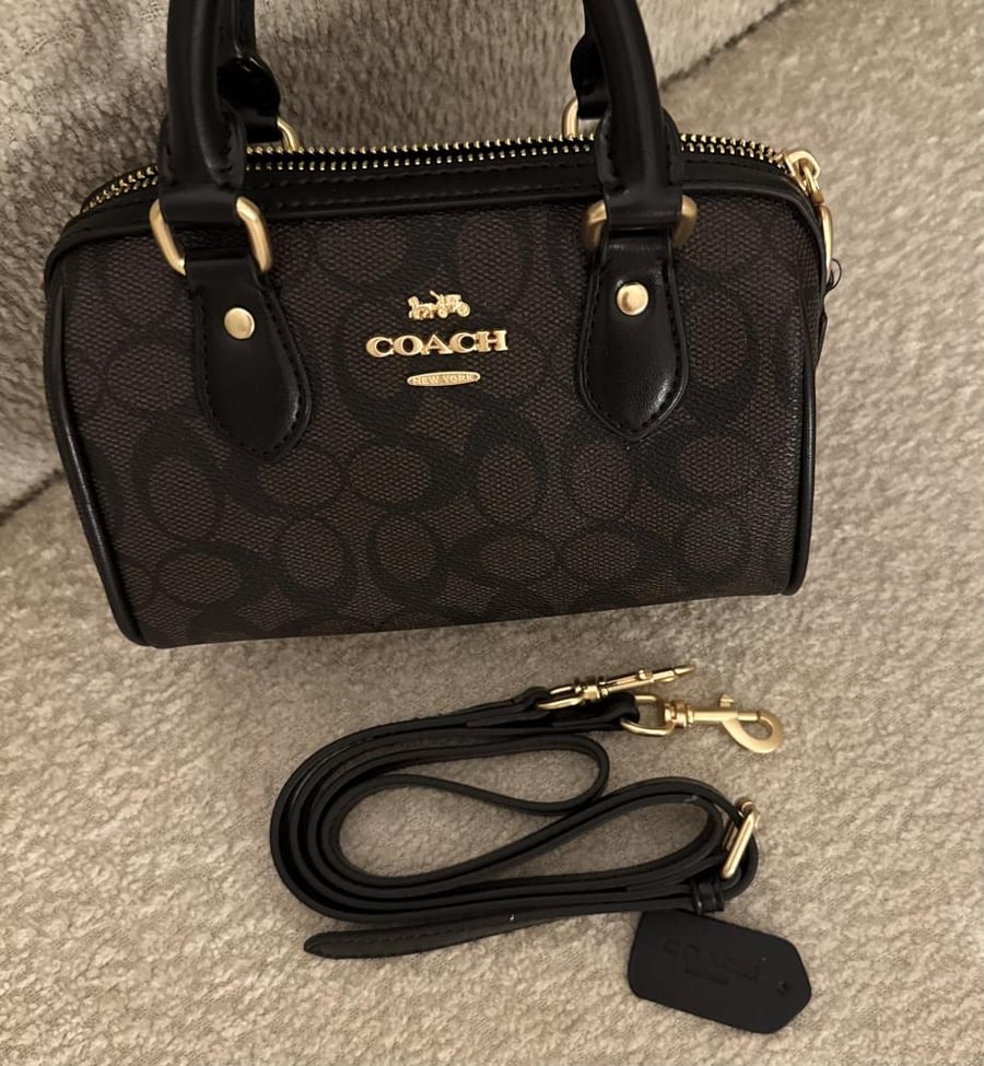 شنطة براند COACH
