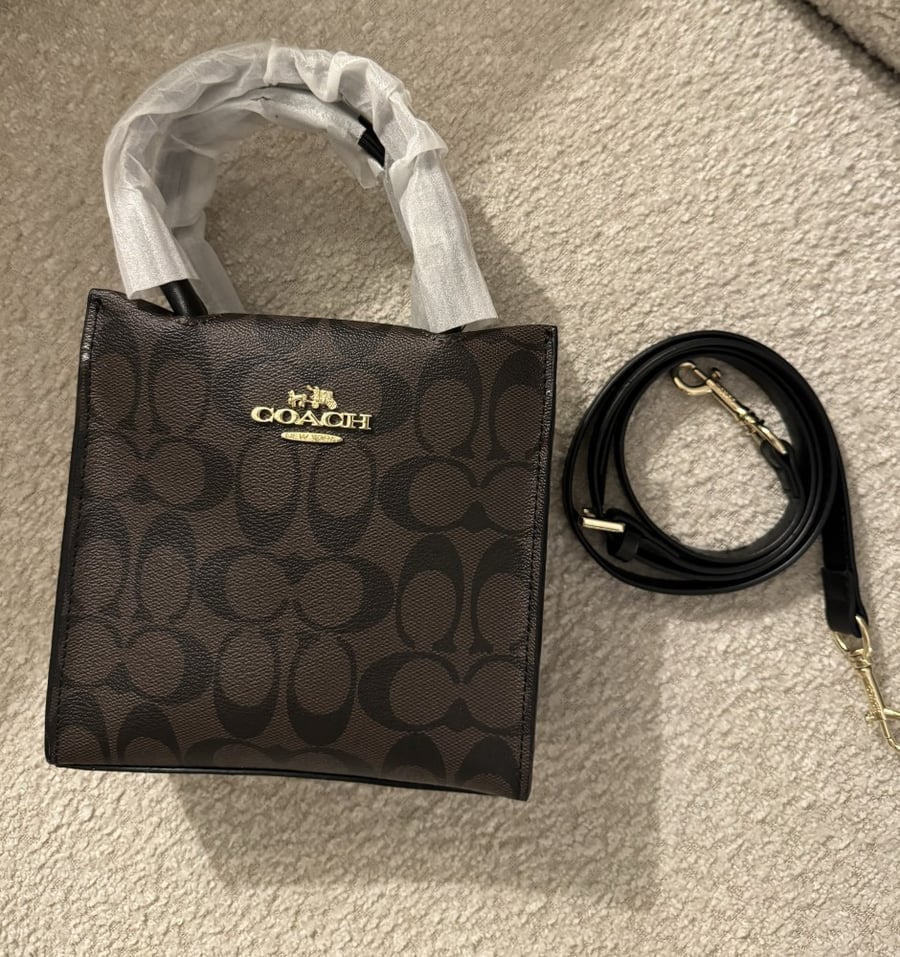 شنطة براند COACH