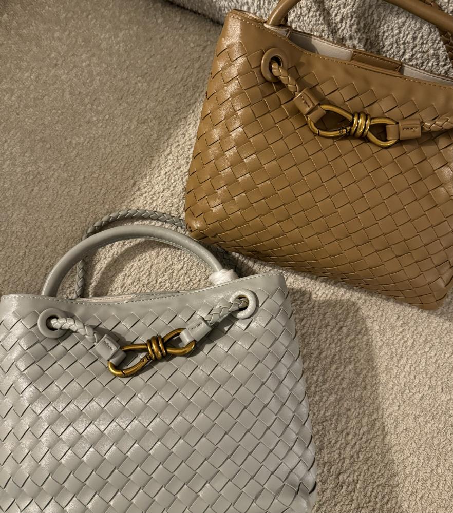 شنطة براند BOTTEGA