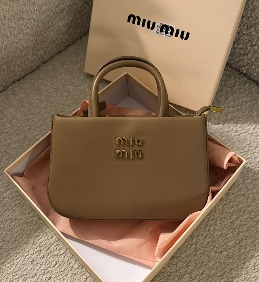 شنطة براند MIU MIU
