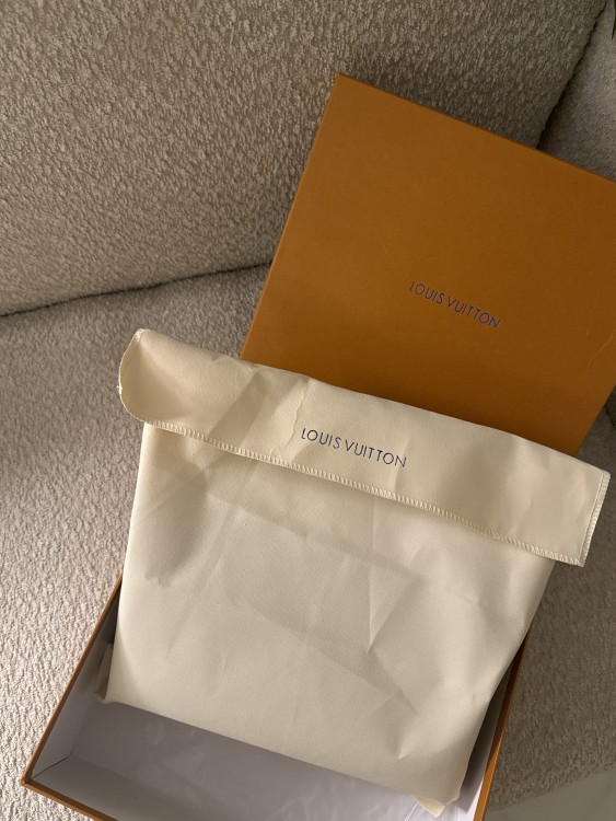 شنطة براند LV