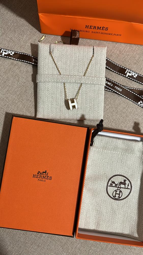 سلسال HERMES ذهبي وابيض