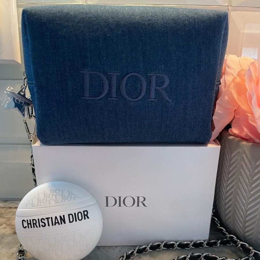 شنطة مكياج ديور جينز Dior jeans makeup bag