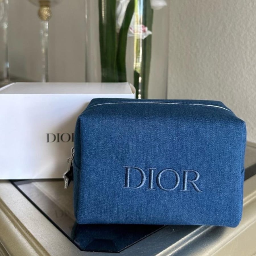 شنطة مكياج ديور جينز Dior jeans makeup bag