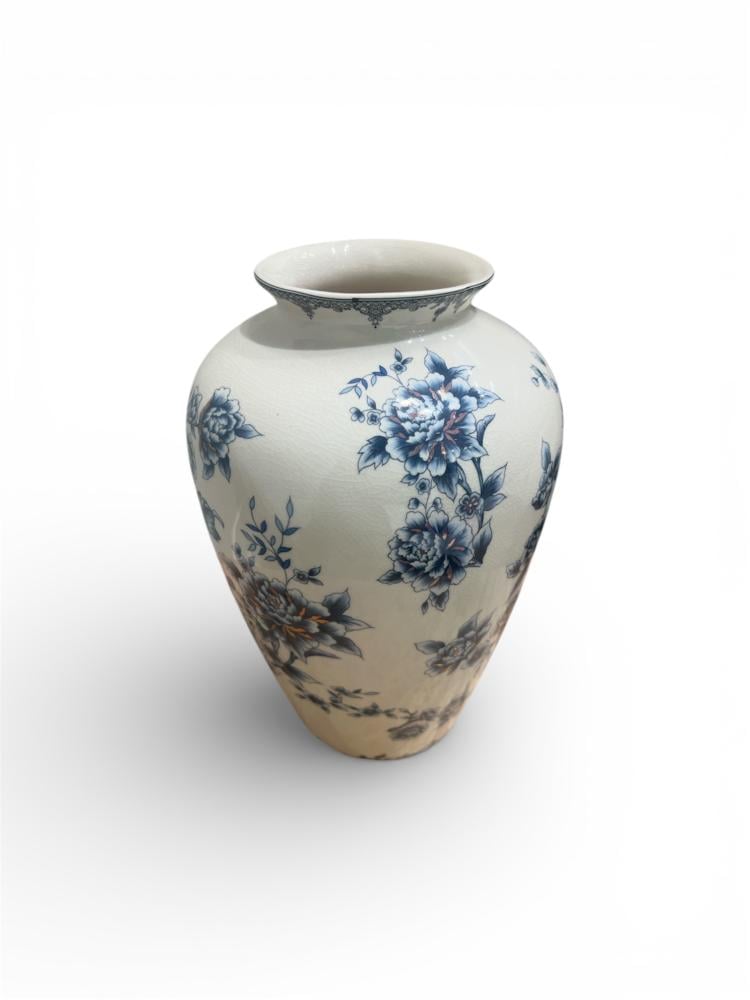 Nova bold vase… for those who love distinction, two colors