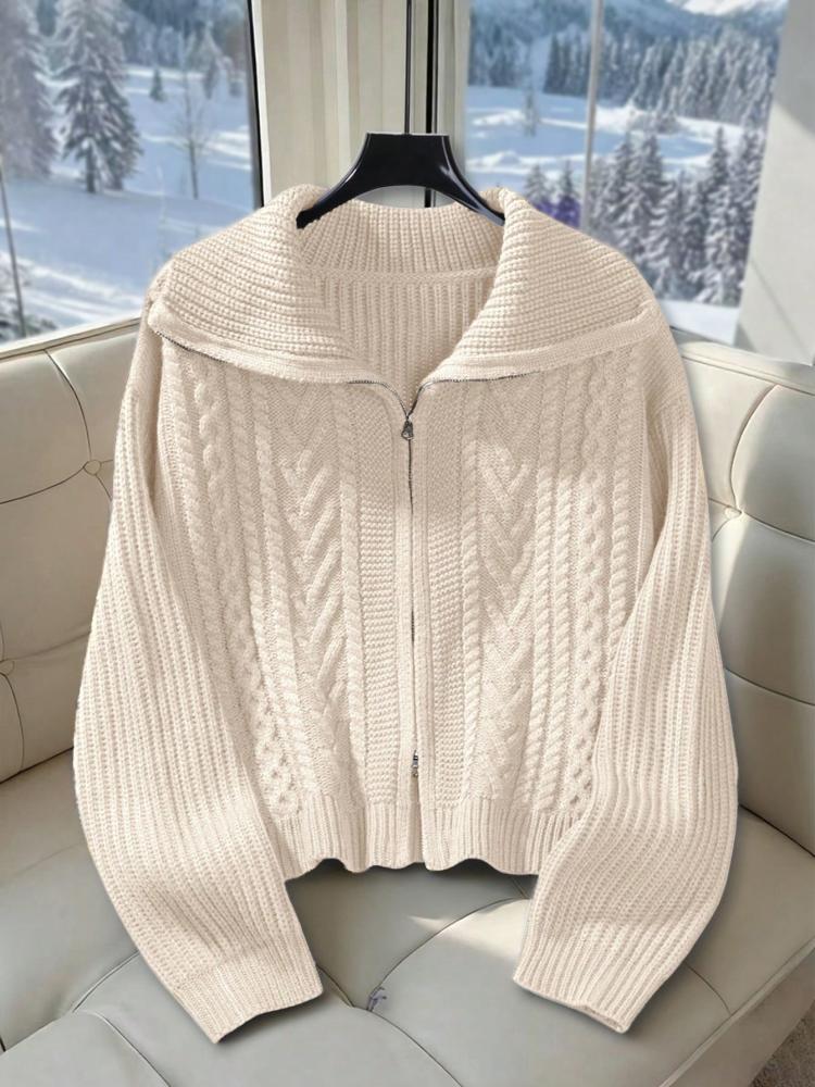 كارديجان نسائي محبوك بسحاب وياقة عالية ونقشة كيبل أنيقة لإطلالة شتوية يومية casual