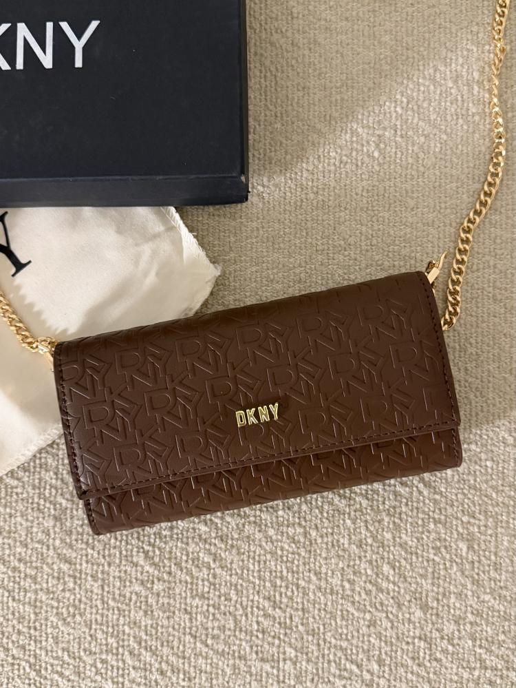شنطة DKNY ميني ماستر