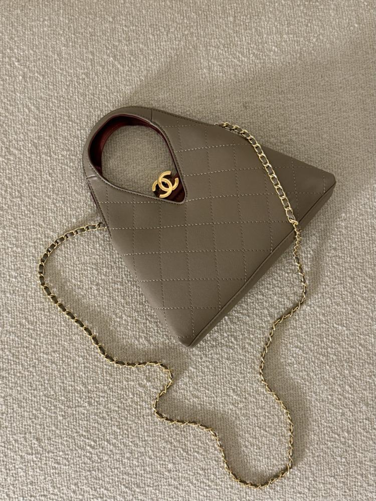 شنطة CHANEL الجديدة ماستر