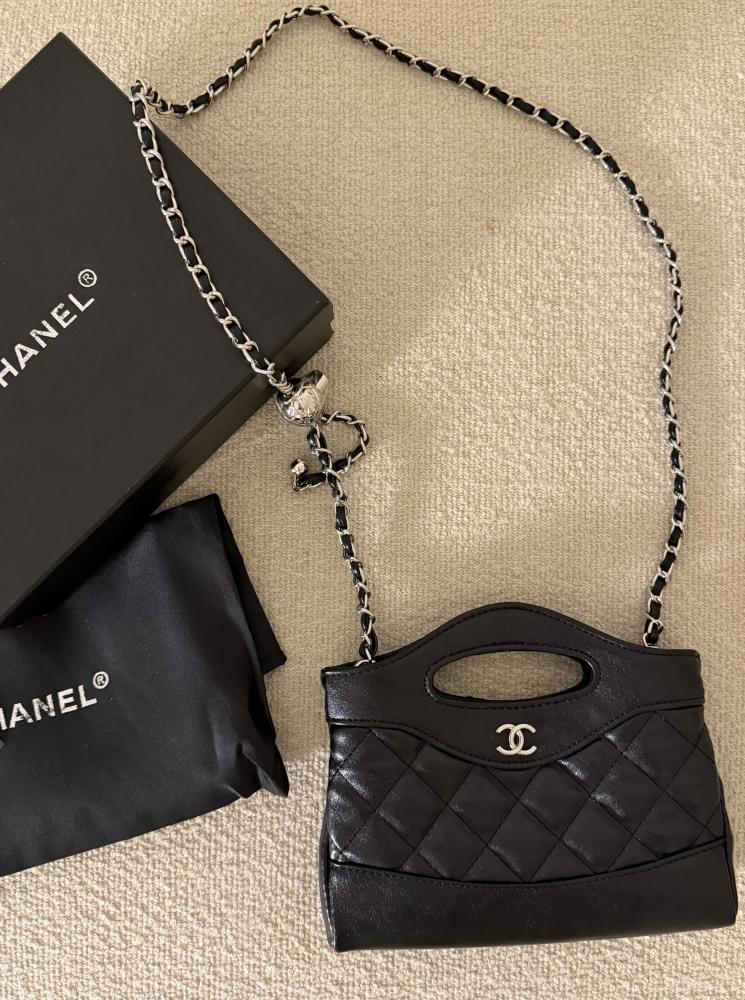 شنطة CHANEL ميني ماستر
