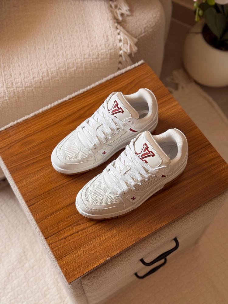 حذاء رياضة رجالي لويس فويتون Lv trainer جلد مونوغرام أبيض وبني