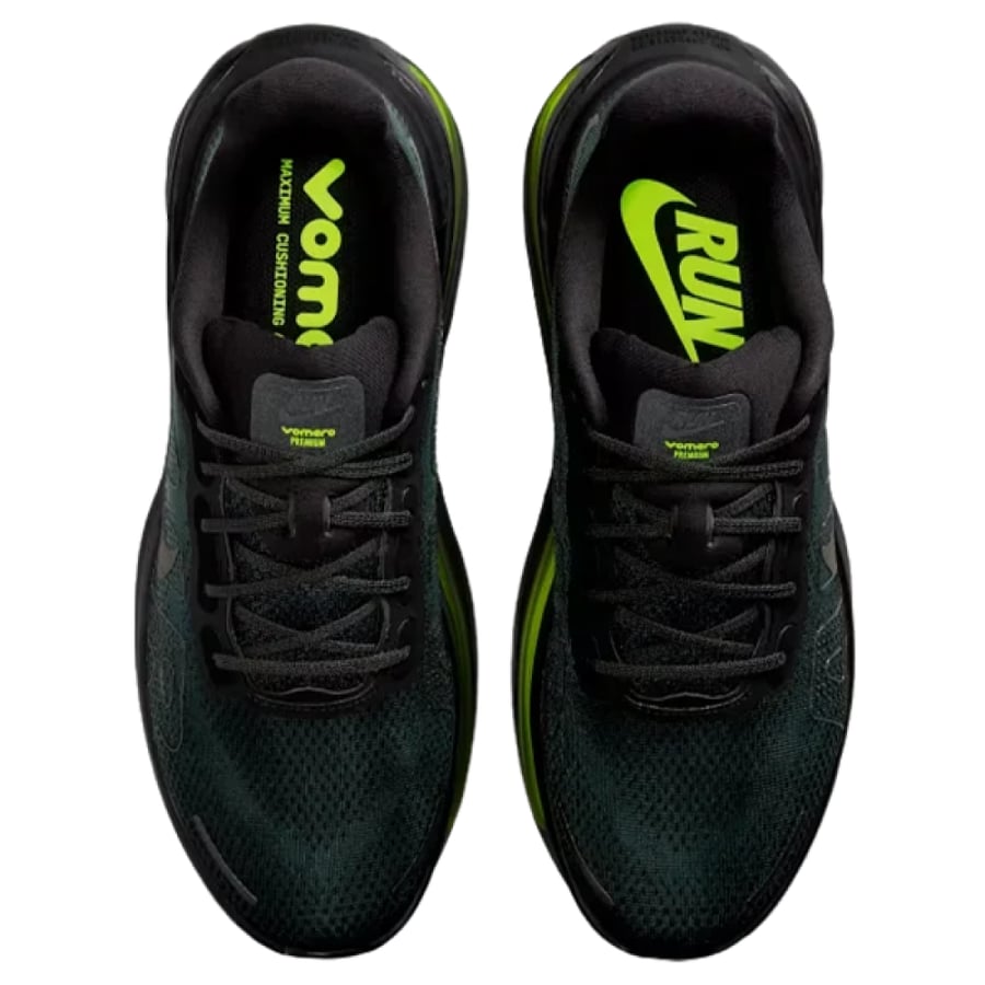 حذاء Nike Vomero Premium بلون اسود ونعل اخضر