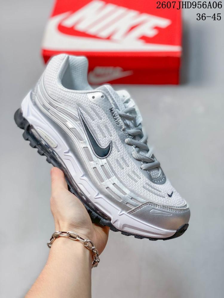 شوز Nike AIR MAX TL 2.5 بلون فضي وبلمسات سوداء