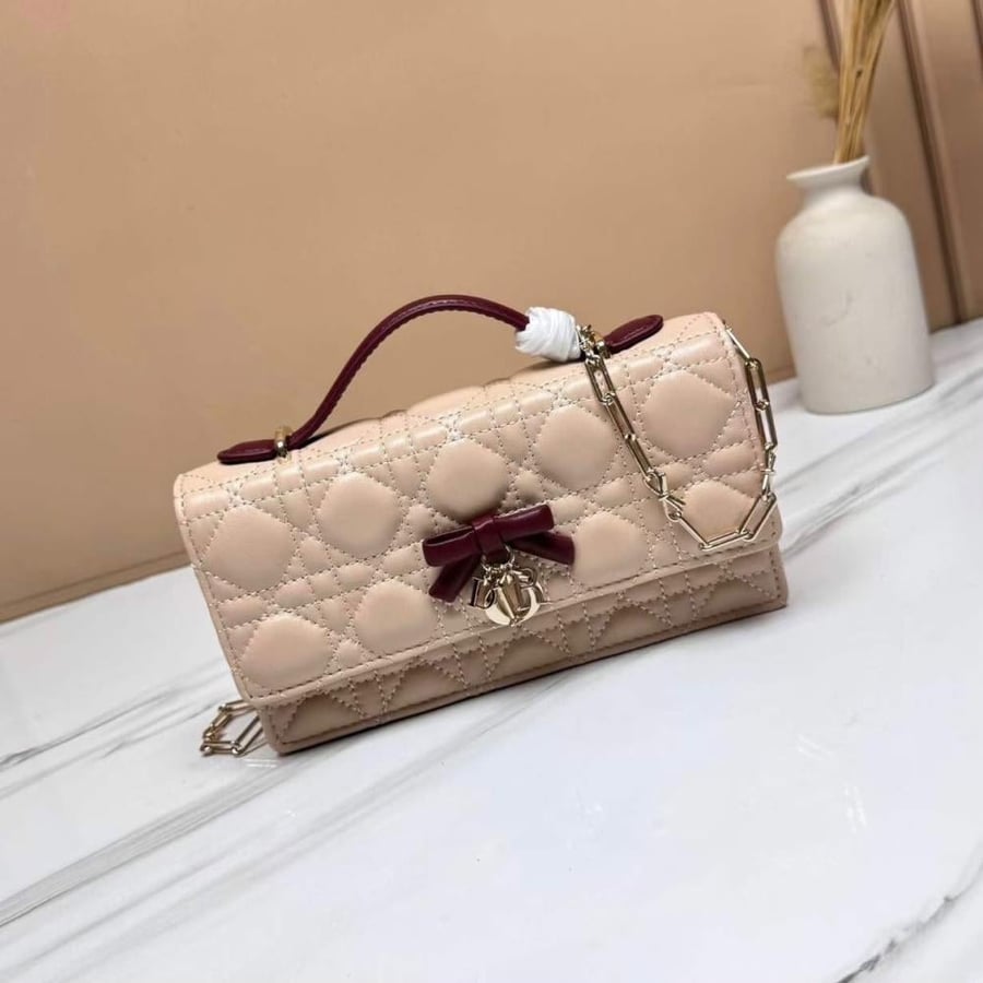 شنطة أنيقة MY DIOR بنقشة كاناج بلون بيج وعنابي