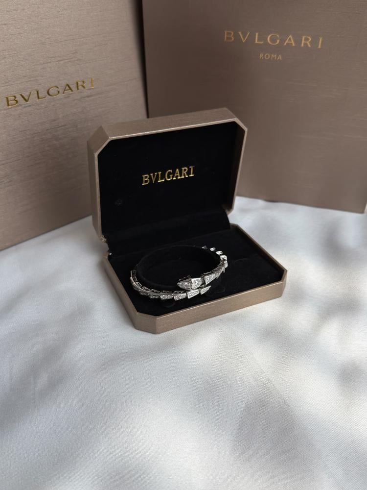 اسواره BULGARI سيربنتي بشكل الثعبان بلون فضي