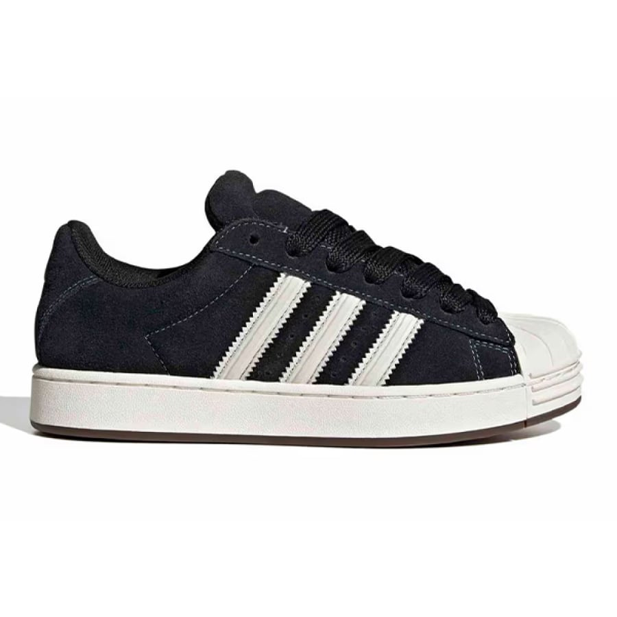 سنيكرز اسود شمواه Adidas Superstar ST بمقدمة صدفية بيضاء