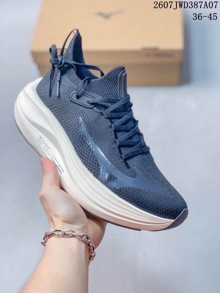 سنيكرز رياضي أسود mizuno نيو فيستا للجنسين