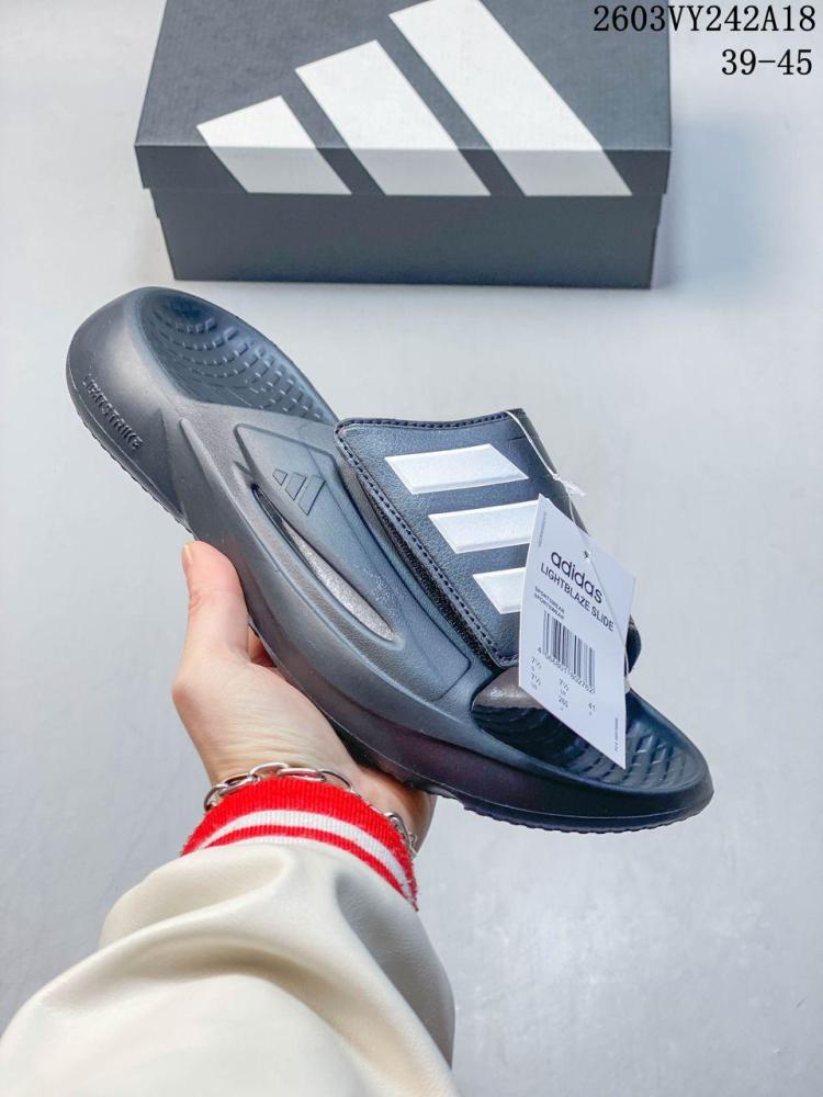 شبشب رجالي Adidas Lightblaze Slides اسود بخطوط بيضاء