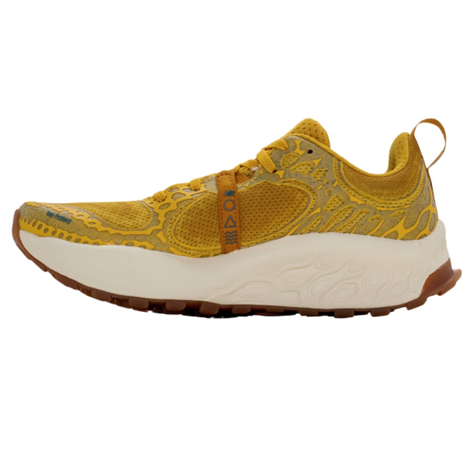 سنيكر new balance هييرو v8 رجالي لون أصفر بشعار أزرق